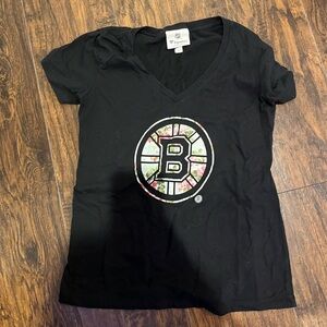 Fanatics Bruins V-Neck Tee Medium — Boston Bruins Floral Design